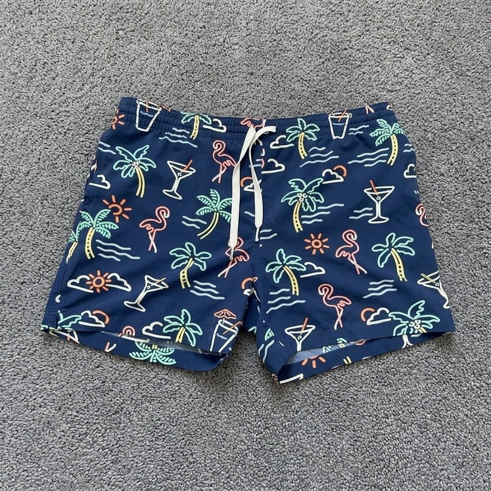 Chubbies Mens Swim Trunks Navy Neon Flamingo Palm Tree Cocktail 5.5 Inseam M